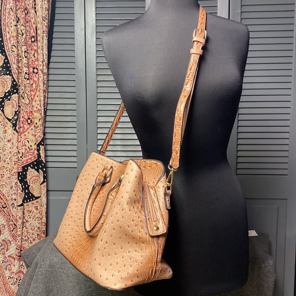 Le Miel Vegan Faux Pink Alligator Purse - Picture 10 of 13